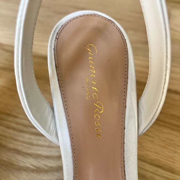 GIANVITO ROSSI
70 bow-embellished satin platform sandals- size 38 - Picture 11 of 12